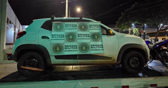 Suspeitos foram abordados na BR-285 com decodificadores, bloqueador de rastreador e dinheiro; dois confessaram furto ocorrido em Passo Fundo