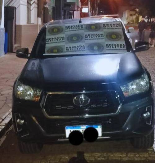 Ações entre terça-feira (13) e a madrugada de quarta-feira (14) resultaram na prisão de cinco homens e na apreensão de um adolescente por furtos de veículos
