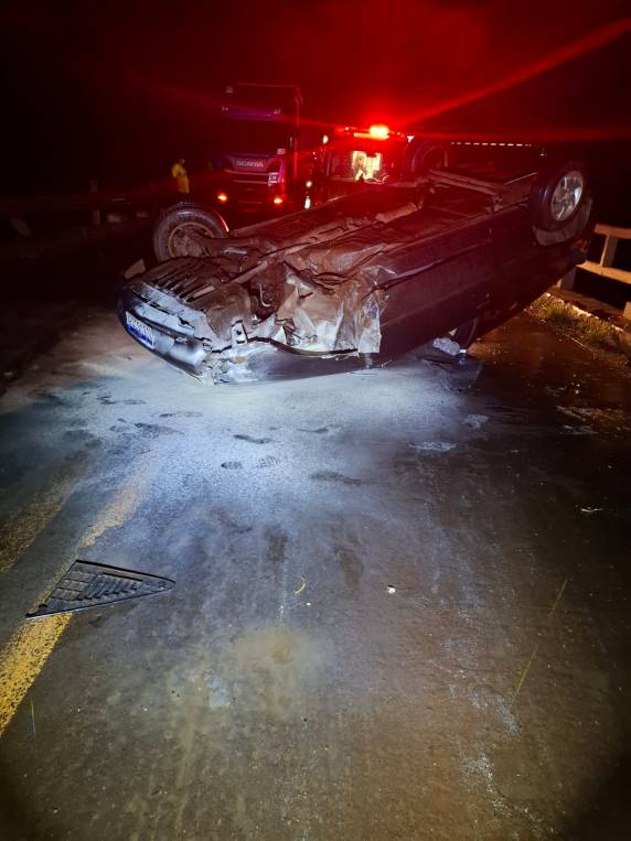 Capotamento na BR-285 deixa uma pessoa ferida em Ijuí - foto 3