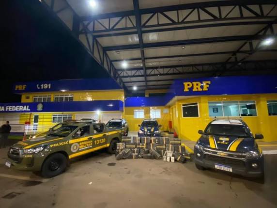 Ação integrada entre Brigada Militar e PRF resultou na apreensão de cerca de 630 quilos de maconha na madrugada deste sábado (17)