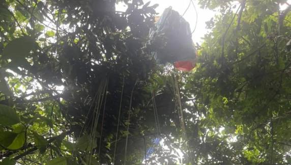 Vítima colidiu contra uma árvore durante manobra no mirante da Praia Vermelha, em Penha; óbito foi confirmado no local