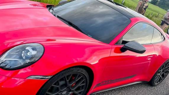 Porsche de R$ 1,5 milhão é retirado de depósito com procuração falsa por desconhecido em SC - foto 3