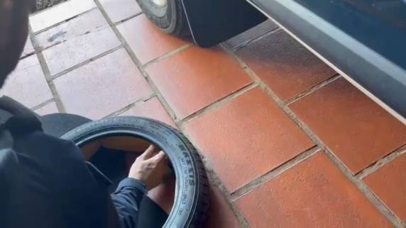 Droga estava escondida no estepe e em mochila; condutor foi preso em flagrante