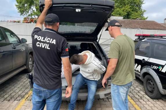 Grupo criminoso atuava com roteiro falso, se passando por atendentes da Caixa. Uma das vítimas perdeu mais de R$ 580 mil
