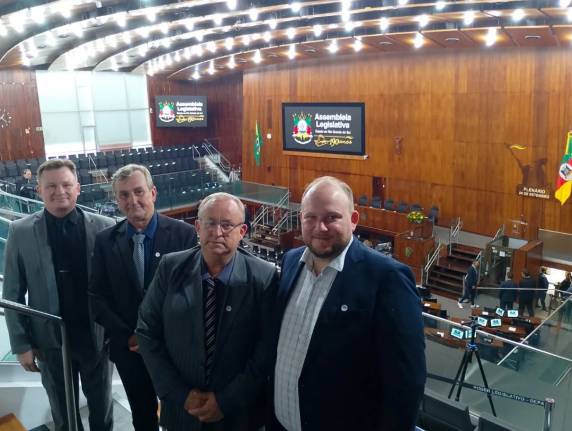 Autoridades municipais participam da posse da nova Presidência da Assembleia Legislativa