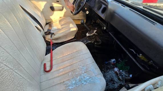 Chevette bate em poste e motorista desaparece no Centro de Passo Fundo - foto 6