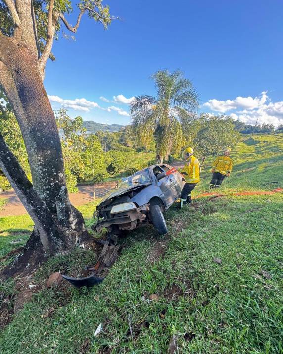 Acidente deixa feridos na SC-154 em Itá - foto 4