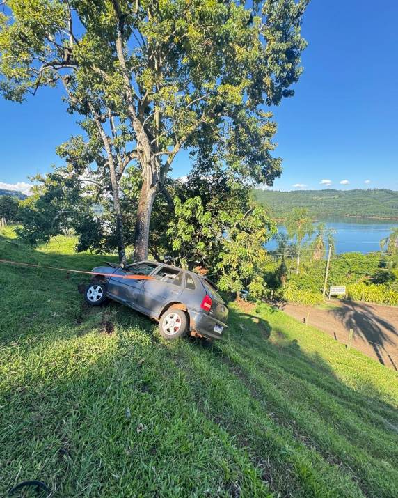 Acidente deixa feridos na SC-154 em Itá - foto 2