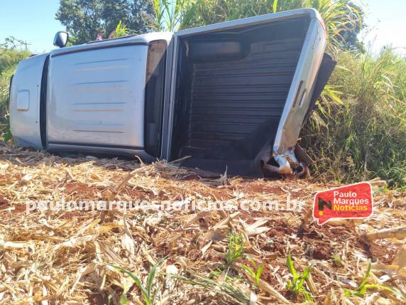 Colisão entre caminhonete e cavalo mecânico deixa motorista ferido na RS-342, em Três de Maio - foto 5