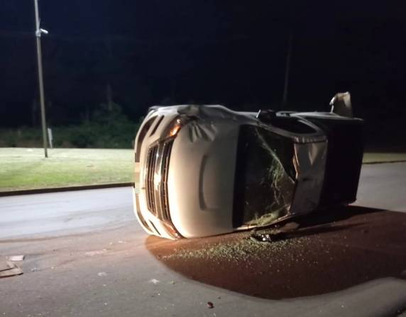 Colisão entre S10 e Fiat Uno deixa veículos destruídos na ERS-324, em Passo Fundo - foto 3