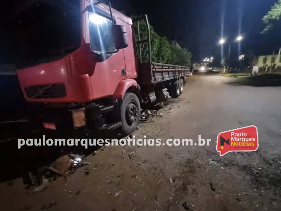Colisão contra caminhão estacionado é registrada na madrugada em Três de Maio - foto 2