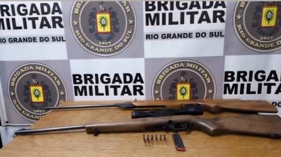 Armas e munições foram apreendidas durante a Operação Cerco Fechado realizada pelo 44º BPM