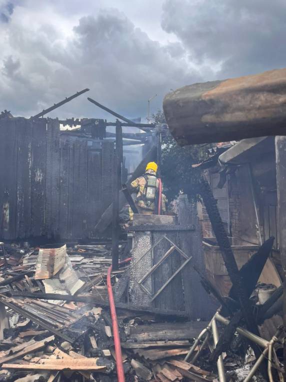 Incêndio atinge três residências e deixa quatro feridos em Santa Rosa - foto 4