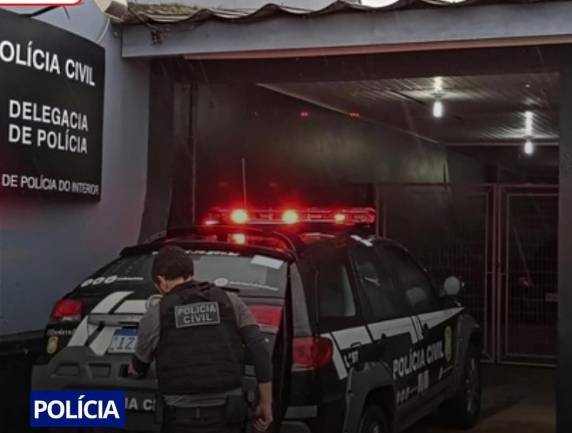 Os primeiros indícios colhidos no local apontam que a vítima teria sido morta por sufocamento.