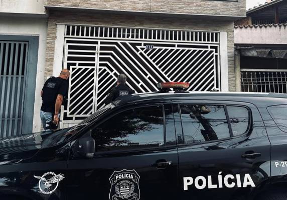 Mulher é suspeita de liderar grupo criminoso que teria cobrado por divulgação das informações da instituição no Google