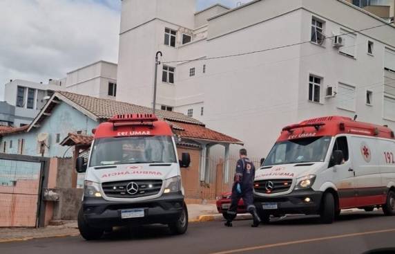 Crime ocorreu no início da tarde desta segunda-feira (23), no bairro São Geraldo; autora foi socorrida e encaminhada ao hospital