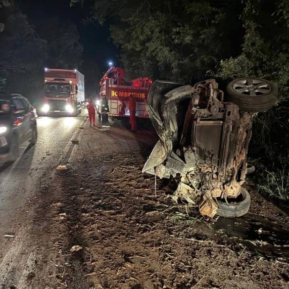 Veículo é encontrado tombado na ERS-324 em Marau - foto 3