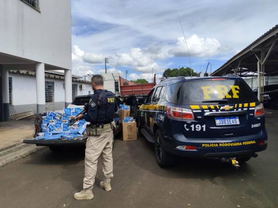 Motorista desobedeceu ordem de parada, tentou fugir realizando manobras perigosas e foi interceptado pelos policiais