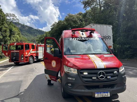 Acidente na ERS-446 deixa um morto e dois feridos em Carlos Barbosa - foto 4