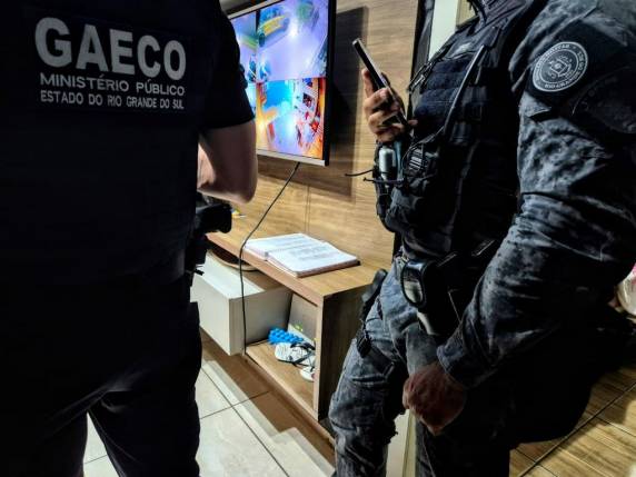 Operação Shadowgun cumpre mandados no RS contra grupo suspeito de fabricar ''ghost guns'' com impressoras 3D