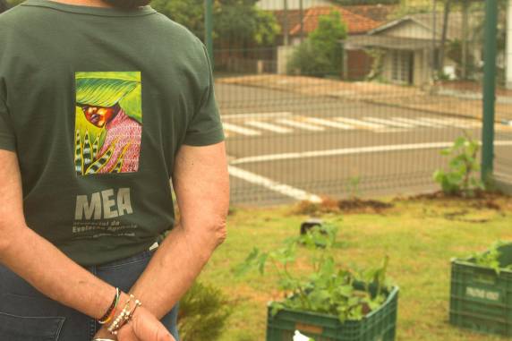 Projeto reúne horta pedagógica, compostagem, oficinas e atividades educativas ao longo de 2026