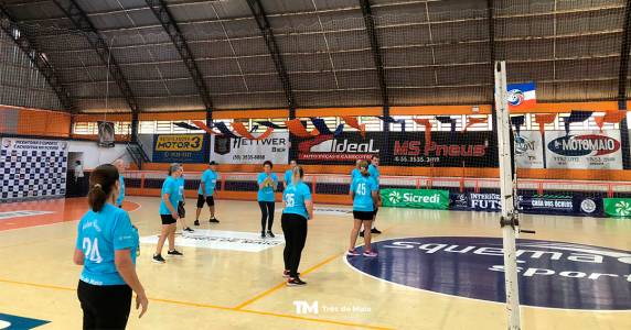 Confraternização com equipe de Santo Cristo reforçou a importância do esporte e da convivência na terceira idade