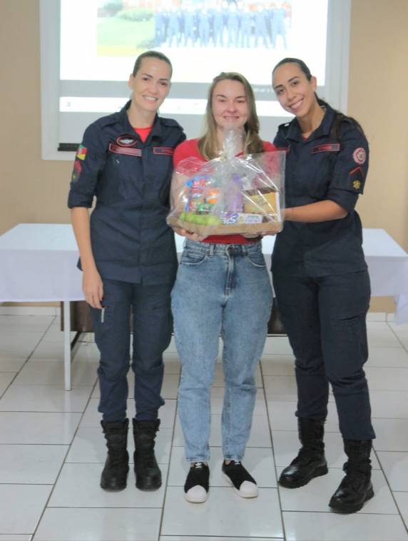 Bombeiros de Horizontina homenageiam sargento por trajetória de destaque - foto 4