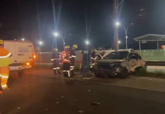 Colisão envolveu dois automóveis. PRF e IGP atenderam à ocorrência