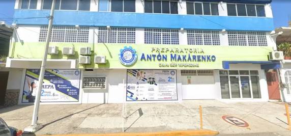 Ataque ocorreu em colégio particular no estado de Michoacán; estudante de 15 anos foi detido após o crime