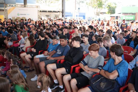 Projeto incentiva produção literária entre estudantes e premiará melhores textos durante a programação da feira