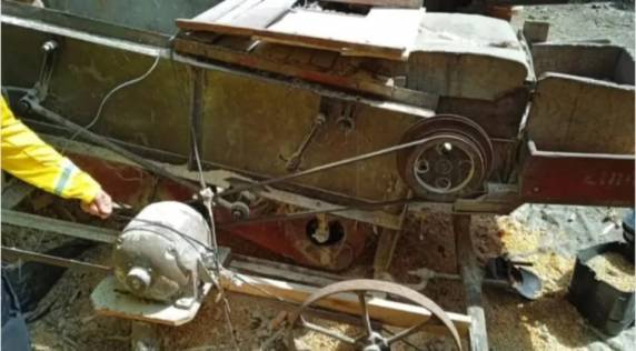 Acidente ocorreu durante trabalho com debulha de milho; fio desencapado pode ter causado a descarga elétrica