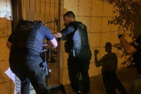 Onze mandados de prisão temporária são cumpridos contra gangue que seria comandada de dentro do sistema prisional