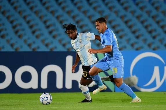 Com time misto, Tricolor foi derrotado com gol de Agüero no início do segundo tempo