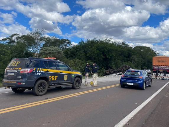 Colisão frontal na BR-386 deixa mãe e filho mortos entre Carazinho e Sarandi - foto 3