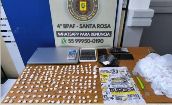 Ação do 4º BPAF apreendeu porções de cocaína, balança de precisão e equipamentos eletrônicos na tarde de quarta-feira (15)