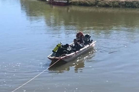 Homem de 45 anos se afogou enquanto tentava resgatar o sobrinho, de 11 anos, que também morreu nas águas do Rio Soturno, no fim da manhã deste sábado
