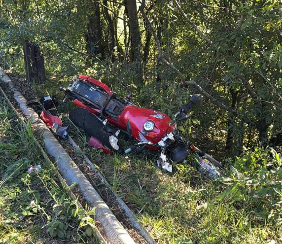 Homem sofre ferimentos graves após acidente com moto na ERS-135 entre Passo Fundo e Estação