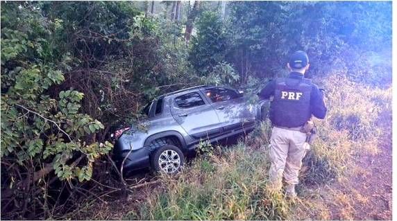 Condutor de 66 anos dirigia em zigue-zague e fazia ultrapassagens proibidas antes de sair da pista
