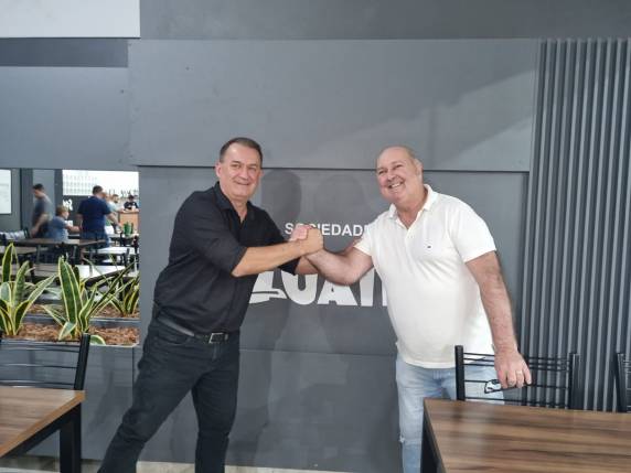 Assembleia não teve inscrição de chapas e decisão foi tomada com apoio dos associados; diretoria terá mudança na vice-presidência