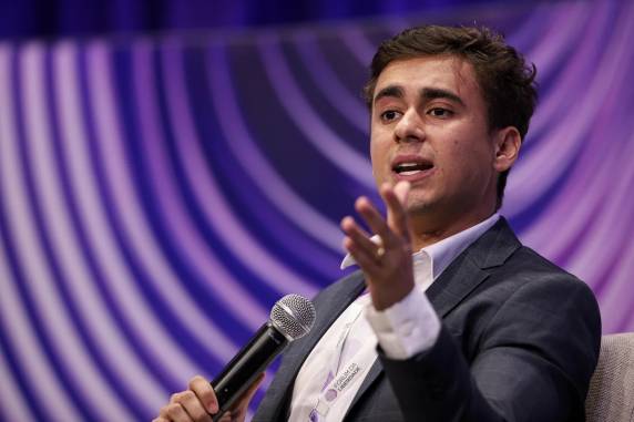 Deputado voltou a se desentender com família de ex-presidente; Flávio  reconheceu ''provocações e cobranças'', mas defendeu menos pressão