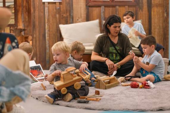 Evento gratuito no Memorial da Evolução Agrícola propõe leitura compartilhada e experiências sensoriais para famílias, com atenção especial a pessoas neurodivergentes