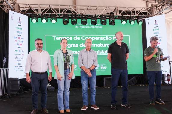 Legislação ambiental e cooperação técnica orientam produtores na Fenasoja 2026 - foto 2
