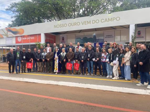 Integração entre Santa Rosa e Oberá é reforçada com lançamento da Fiesta Nacional del Inmigrante na Fenasoja 2026