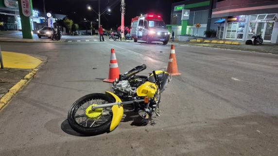 Acidente ocorreu na noite desta quarta-feira (13), na Avenida São Roque. Vítima de 31 anos chegou a ser socorrida pelo SAMU, mas não resistiu aos ferimentos.