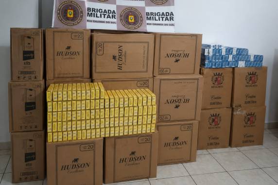 Motorista fugiu para área de mata durante abordagem; carga com cerca de 29 mil maços foi apreendida na localidade de Esquina Sutil