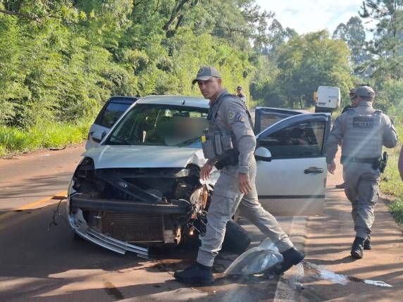 Acidente entre furgão e carro deixa uma pessoa ferida na RS-342, em Ijuí - foto 3