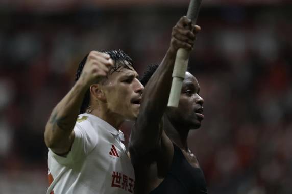 Colorado contou com gols de Carbonero, duas vezes, Alerrandro e Bernabei para vencer por 4 a 1, chegar a sete jogos de invencibilidade e assumir a oitava colocação