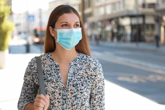 Especialista destaca que cuidados simples, como higienização das mãos e etiqueta respiratória, continuam sendo fundamentais no dia a dia