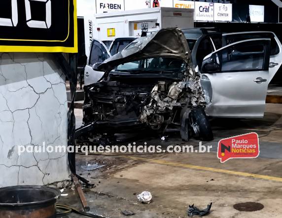 Colisão ocorreu na madrugada deste sábado (30), nas proximidades do Posto Avenida; motorista do Fox apresentou índice de álcool acima do permitido