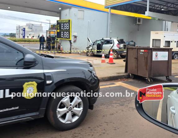 Colisão ocorreu na madrugada deste sábado (30), nas proximidades do Posto Avenida; motorista do Fox apresentou índice de álcool acima do permitido